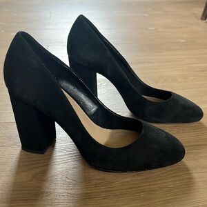 EUC Aldo Black Suede Block Heel Pumps Sz 7